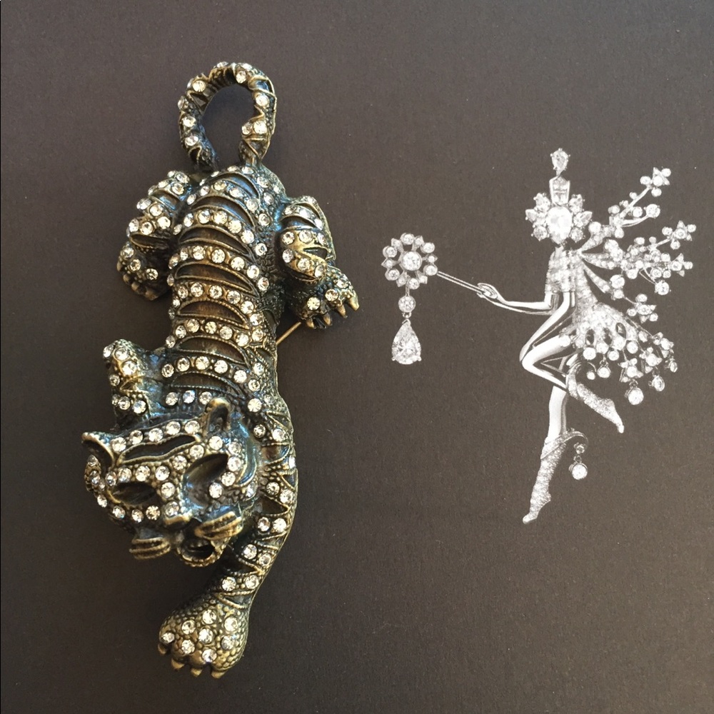 Brooch